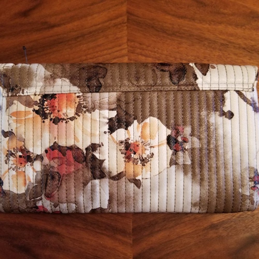 Sondra Roberts Squared Floral Clutch - Picture 4 of 5